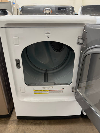 Samsung WA52M7750AW/A4 – 5.2 Cu. Ft. Top Load Washer and Samsung DVE52M7750W/A3 – 7.4 Cu. Ft. Electric Dryer