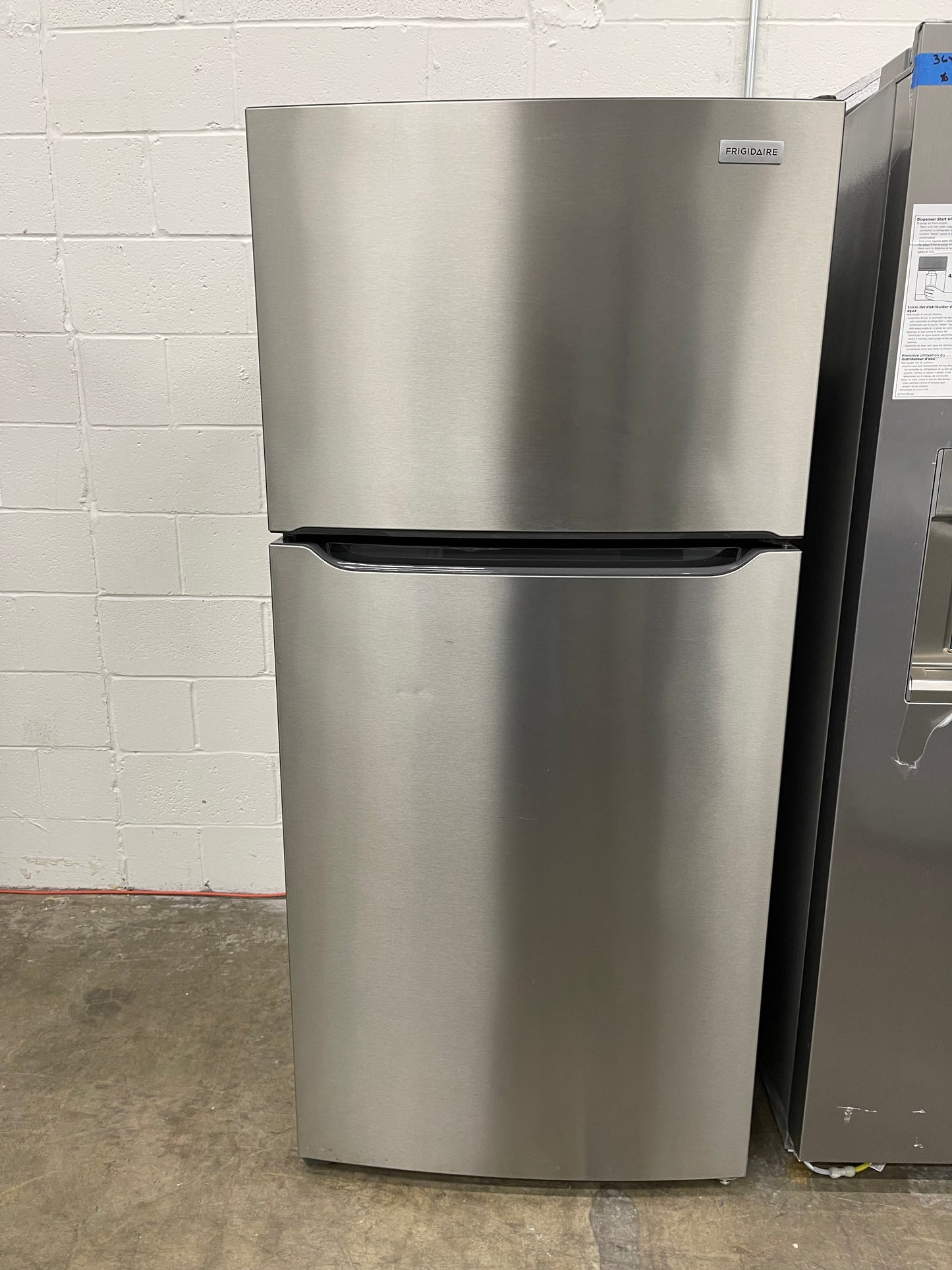Frigidaire
30 in. 18.3 cu. ft. Top Freezer Refrigerator in Stainless Steel