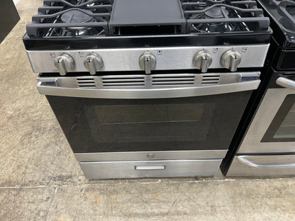 GE 30 in. 5.0-cu. ft. Freestanding Gas Range in Stainless Steel-Model #JGBS66REK3SS