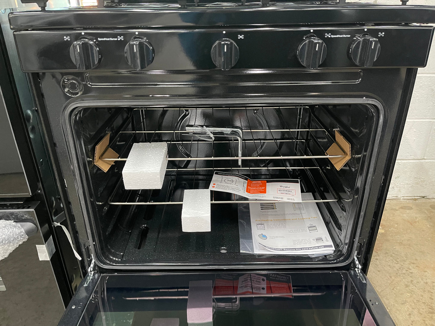 Whirlpool  WFG505M0MS
30 Inch Freestanding Gas Range with 5 Sealed Burners, 5.1 cu. ft. Capacity, SpeedHeat Burners, Frozen Bake™, Keep Warm, Broiler Drawer, and Star-K: Stainless Steel