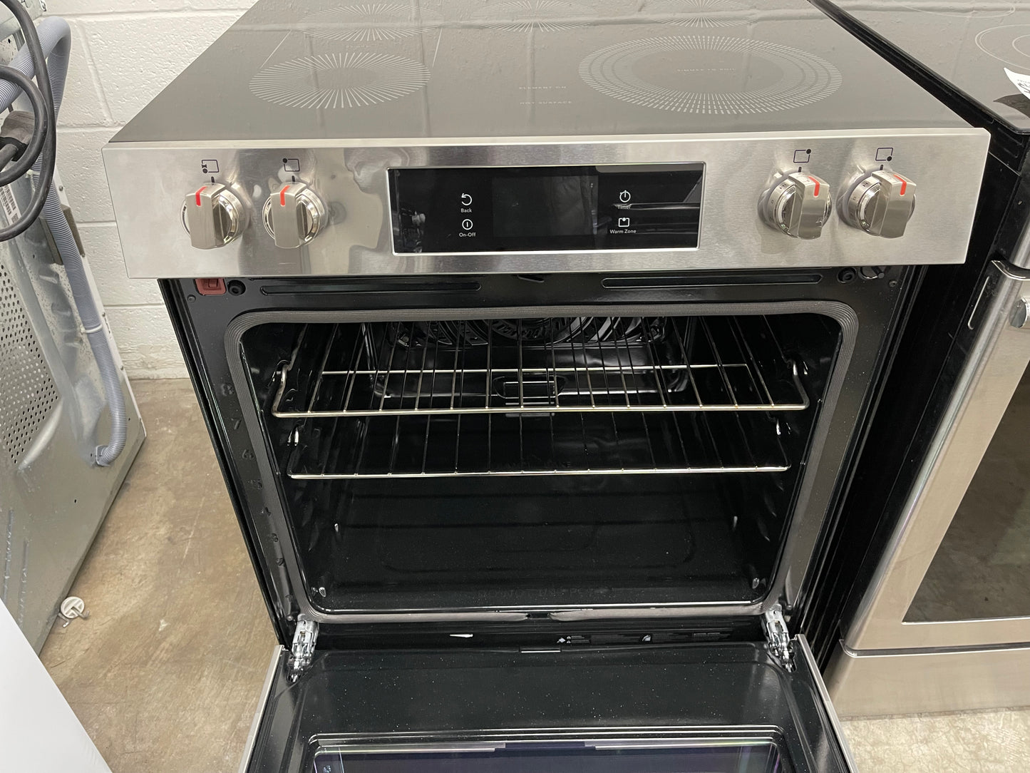Frigidaire Gallery Series  GCFE3060BF
30 Inch Freestanding Electric Range with 5 Elements, 6.2 cu. ft. Total Convection Oven, Bridge Element, Steam+Self Clean, Storage Drawer, ADA Compliant, and Star-K: Stainless Steel