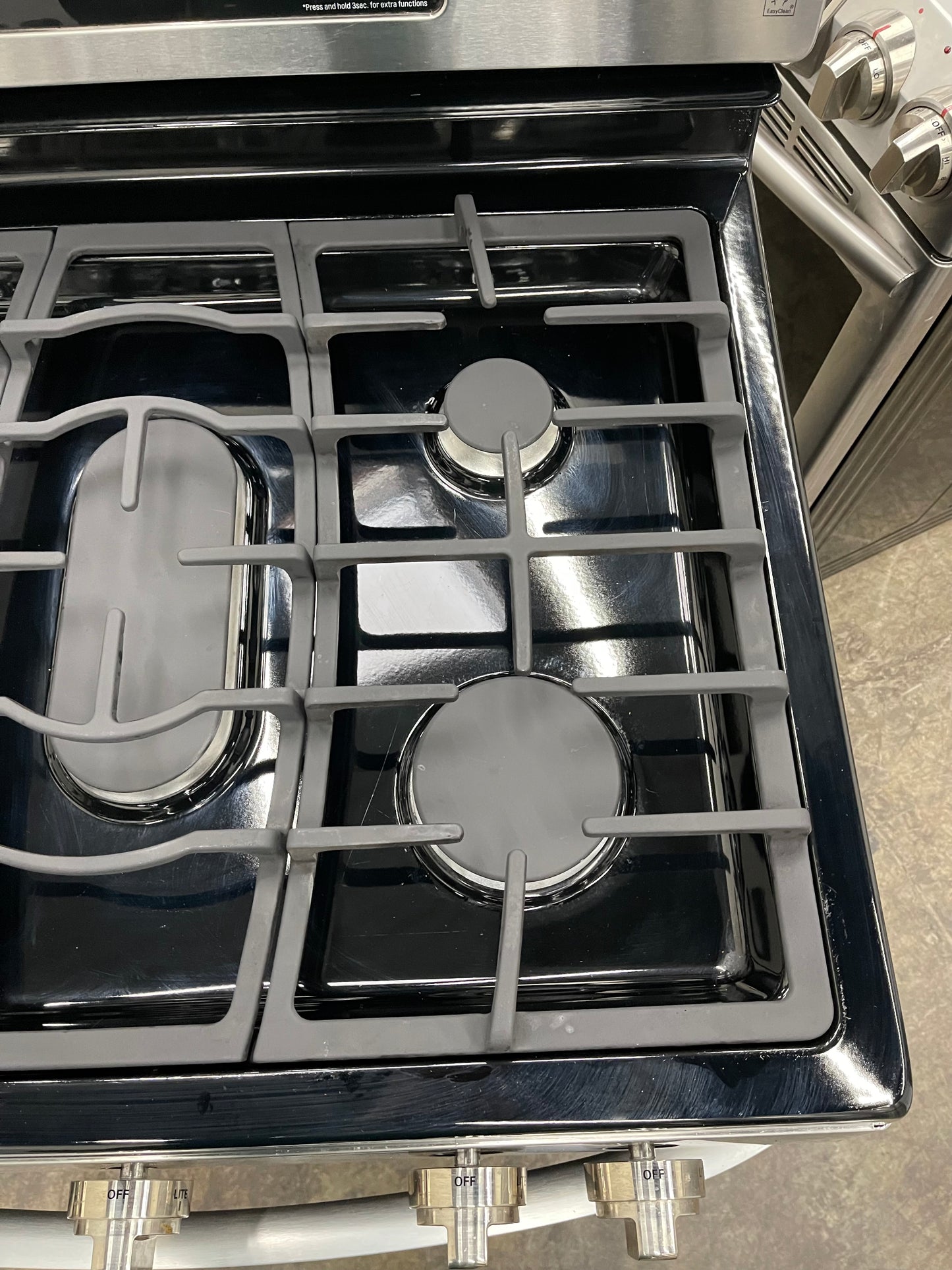 LG  LRG3061ST
30 Inch Gas Range with 20 Minute EasyClean ,Mode, Brilliant Blue Interior, Griddle Accessory, 5 Sealed Burners, 5.4 cu. ft. Oven and Storage Drawer: Stainless Steel