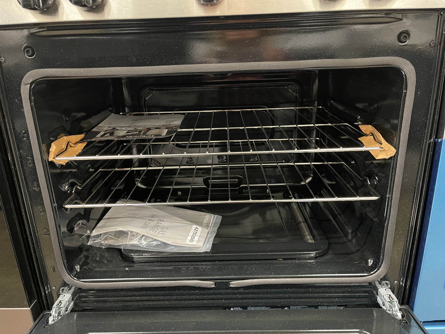 Frigidaire 30-in 5 Burners 5.1-cu ft Freestanding Gas Range in Stainless Steel-Model #FCRG3052BS