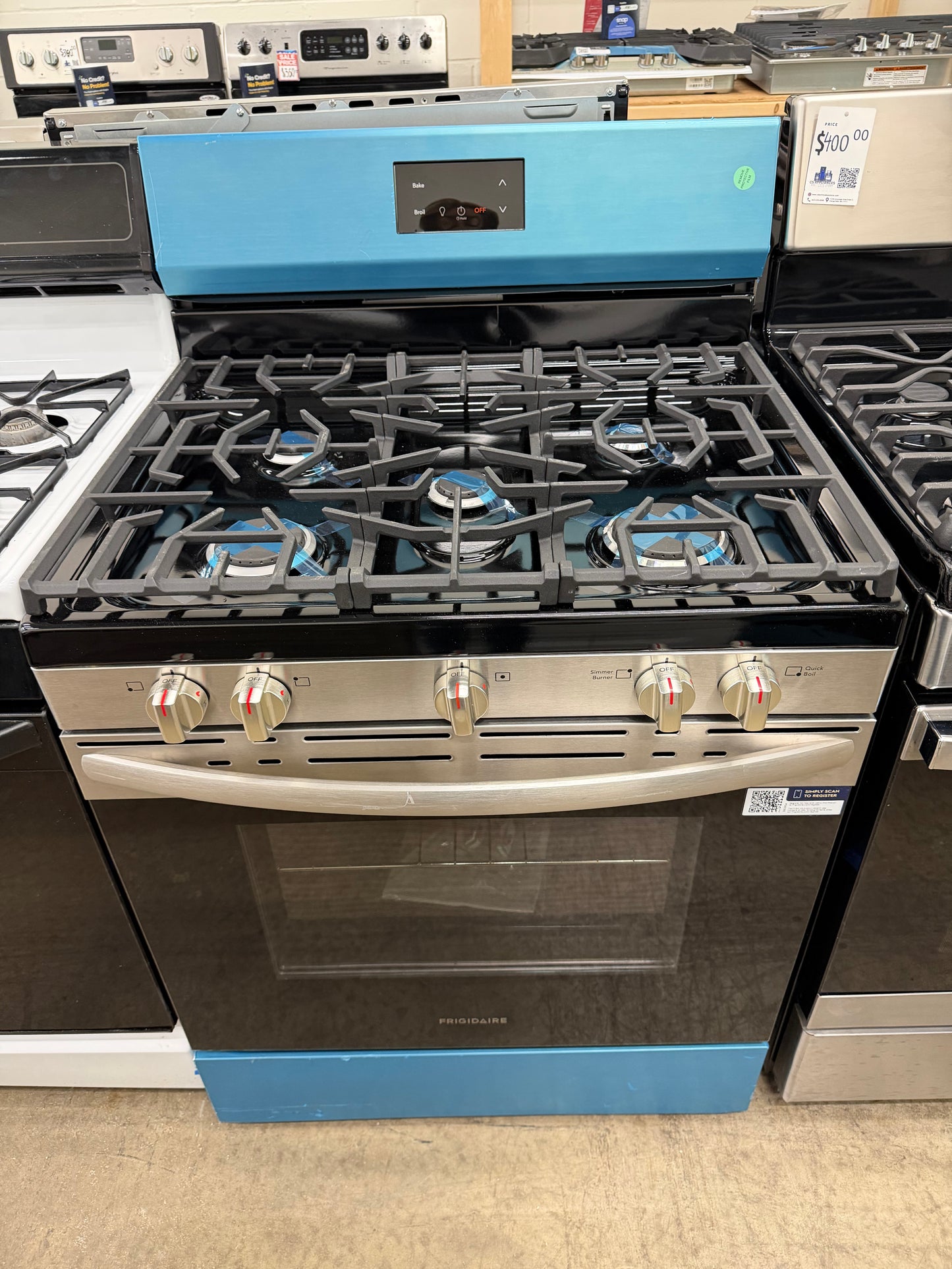 Frigidaire 30-in 5 Burners 5.1-cu ft Freestanding Gas Range in Stainless Steel-Model #FCRG3052BS