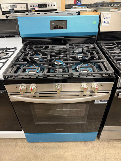 Frigidaire 30-in 5 Burners 5.1-cu ft Freestanding Gas Range in Stainless Steel-Model #FCRG3052BS