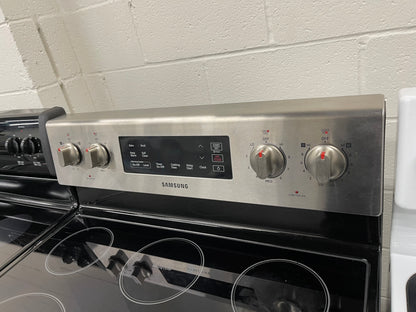 Samsung  NE59M4310SS
30 Inch Freestanding Electric Range with Flexible Cooktop, Dual Elements, Self-Clean, Warming Center, 5 Heating Elements, 5.9 cu. ft. Capacity, Storage Drawer and Sabbath Mode: Stainless Steel