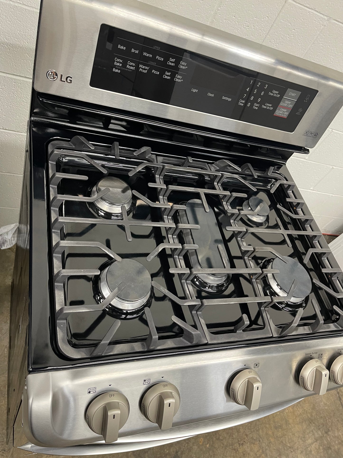 6.9 cu. ft. Gas Double Oven Range with ProBake Convection and EasyClean- Model:LDG4313ST
