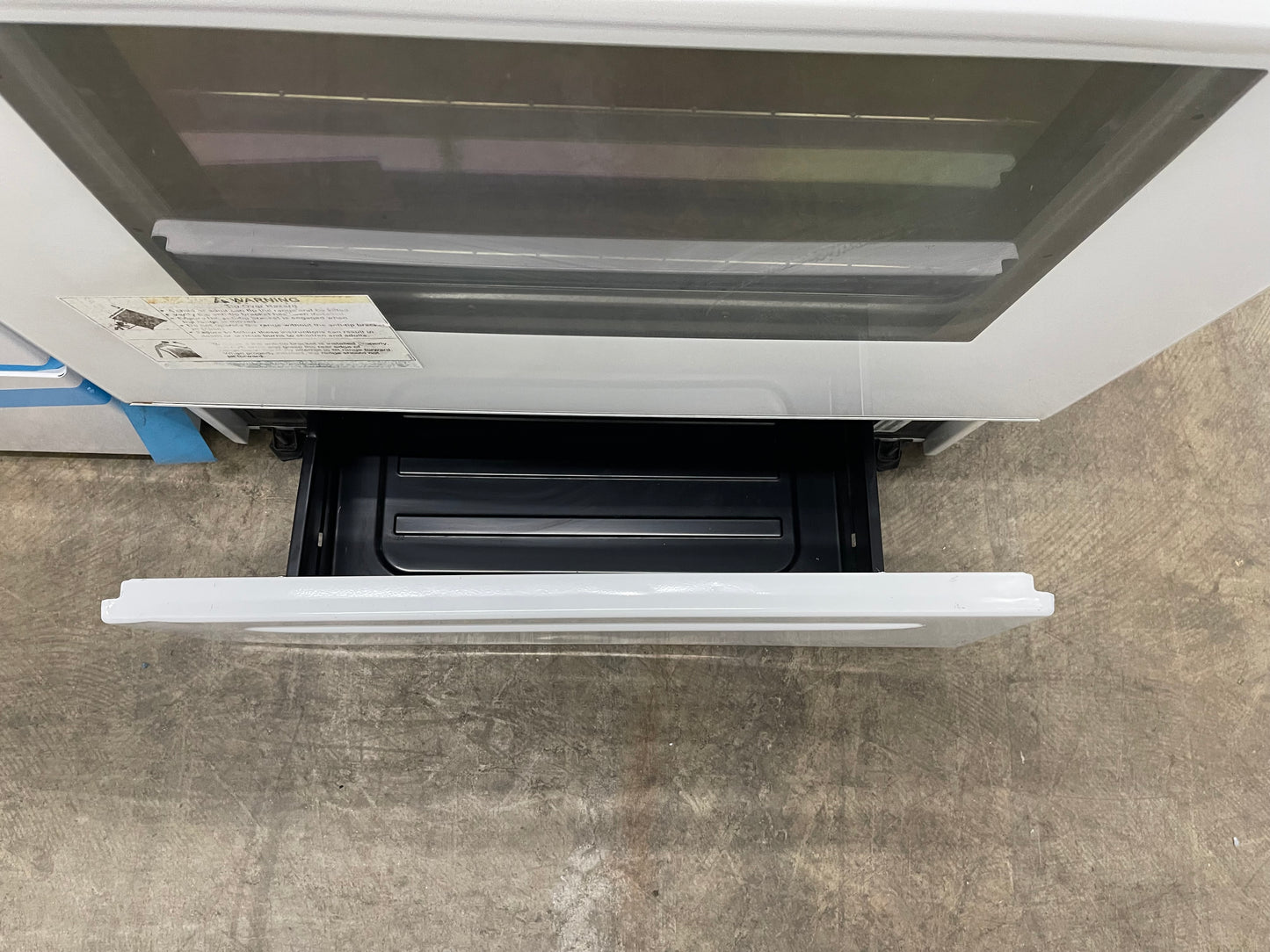 Frigidaire 30" Freestanding Electric Range
FFEF3015P