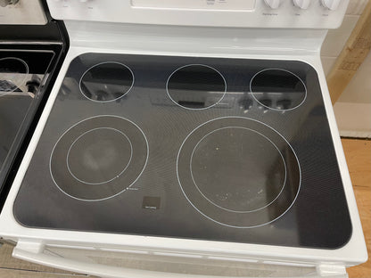 GE  JB750DJWW
30 Inch Freestanding Electric Range with True Convection, Fast Preheat, Power Boil, Warming Zone, Steam Self-Clean and 5 Smoothtop Elements 5.3 cu. ft. Oven: White
