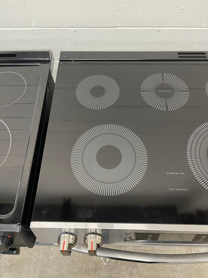 Frigidaire Gallery Series  GCFE3070BF
30 Inch Freestanding Electric Range with 5 Elements, 6.2 cu. ft. Total Convection Oven, EvenTemp™ Element, Storage Drawer, Stone-Baked Pizza, Air Fry, Self & Steam Clean, and Star-K