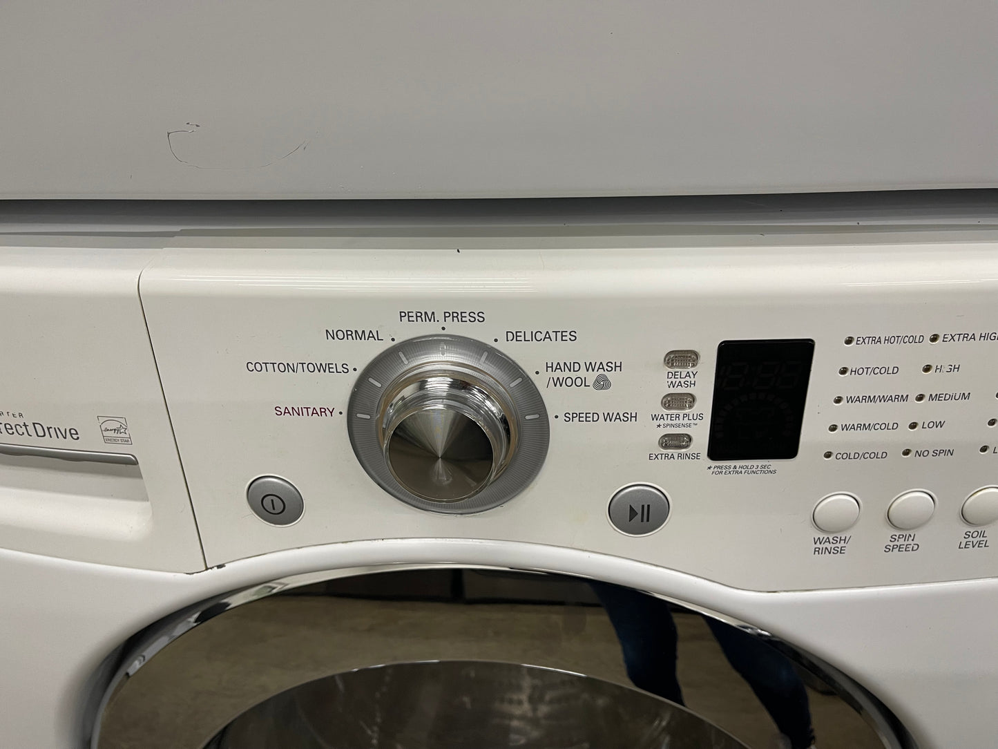 LG  WM2101HW
27 Inch Front-Load Washer with 4.0 cu. ft. And LG  DLE2101W
27 Inch Electric Dryer with 7.3 cu. ft.