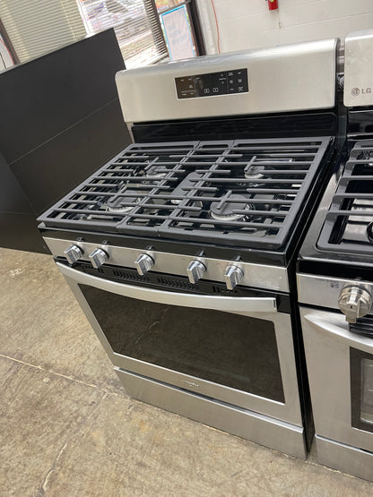 Whirlpool  WFG525S0HS
30 Inch Freestanding Gas Range with Frozen Bake Technology, SpeedHeat Burner, SpillGuard™ Cooktop, Center Oval Burner, Temperature Sensor, Closed Door Broiling, Control Lock and Self-Cleaning: Black-on-Stainless