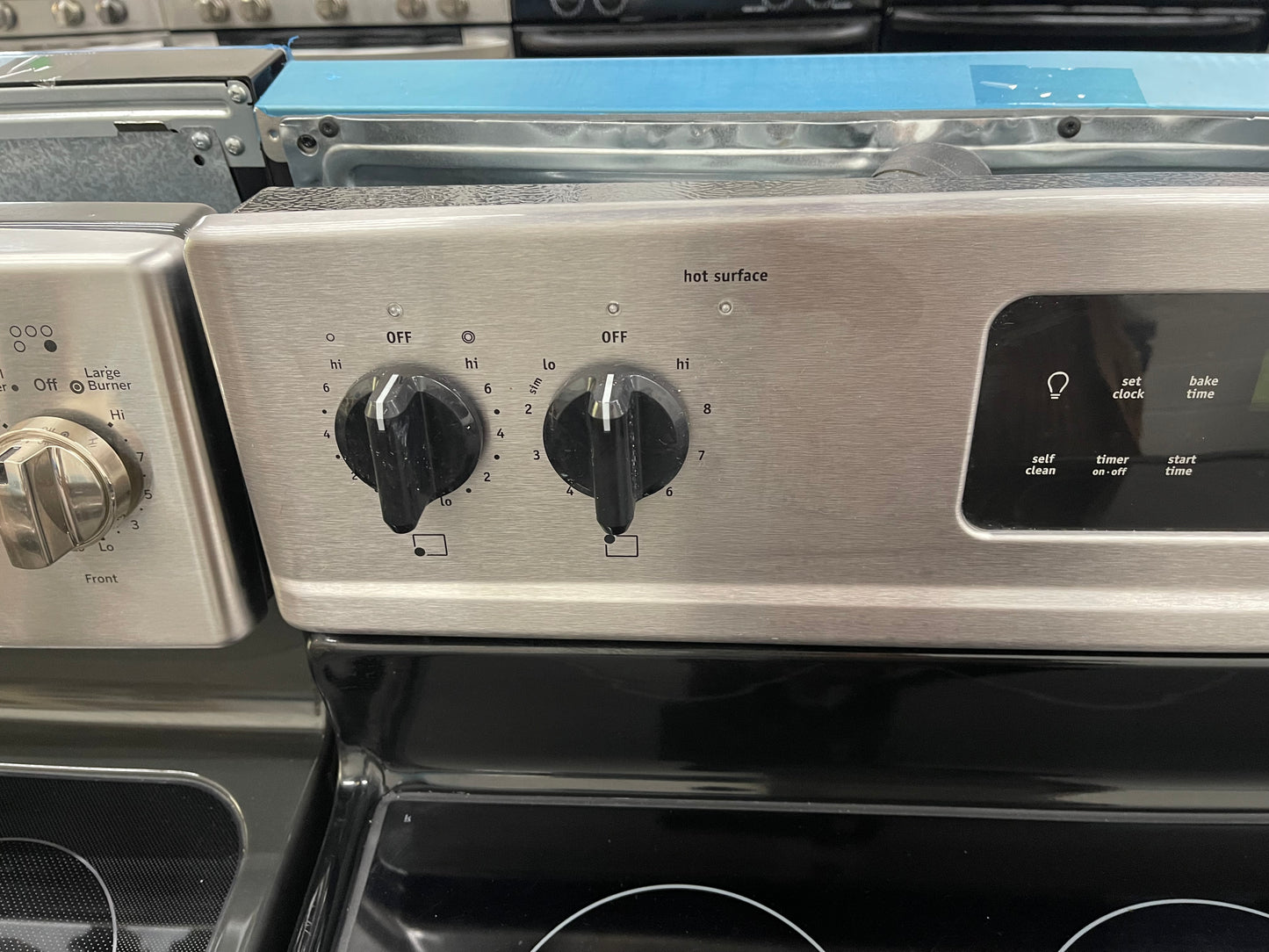 Frigidaire LGEF3043KF Gallery 30-in Glass Top 5 Elements 5.8-cu ft Self-Cleaning Freestanding Electric Range (Smudge-proof Stainless Steel)