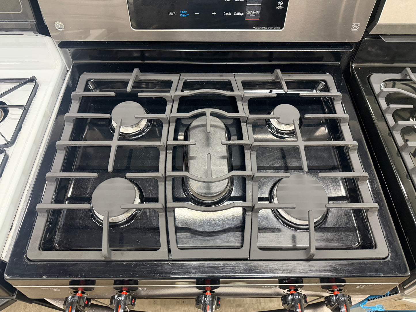 LG  LRG3061ST
30 Inch Gas Range with 20 Minute EasyClean ,Mode, Brilliant Blue Interior, Griddle Accessory, 5 Sealed Burners, 5.4 cu. ft. Oven and Storage Drawer: Stainless Steel