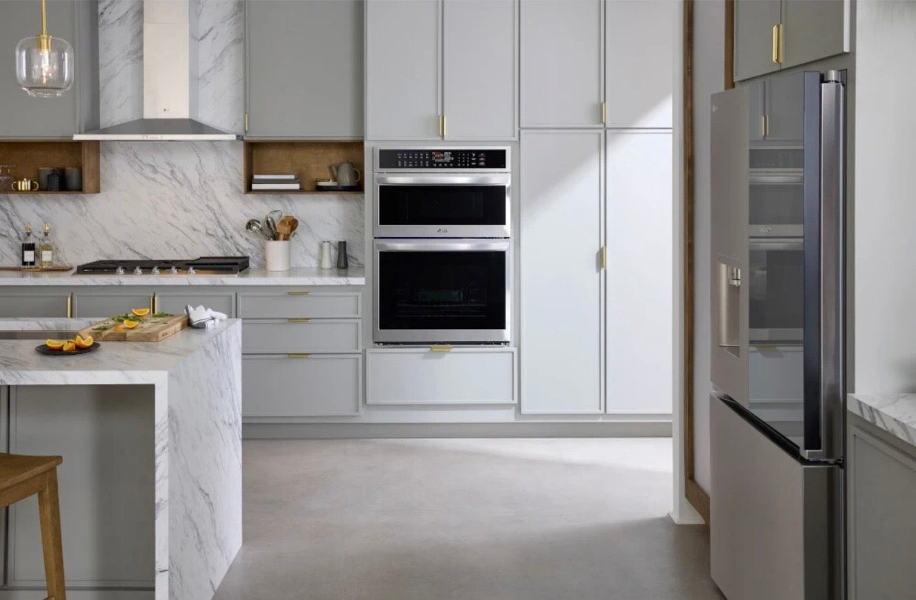 LG  WCEP6427F
30 Inch Built-In Smart Combination Wall Oven with 6.4 cu. ft. Total Capacity, True Convection Oven, Air Fry, Steam Sous Vide, ThinQ Technology, Wi-Fi Enabled, InstaView Window, Backlit SmoothTouch® Glass Controls, EasyClean, Infrared Heat