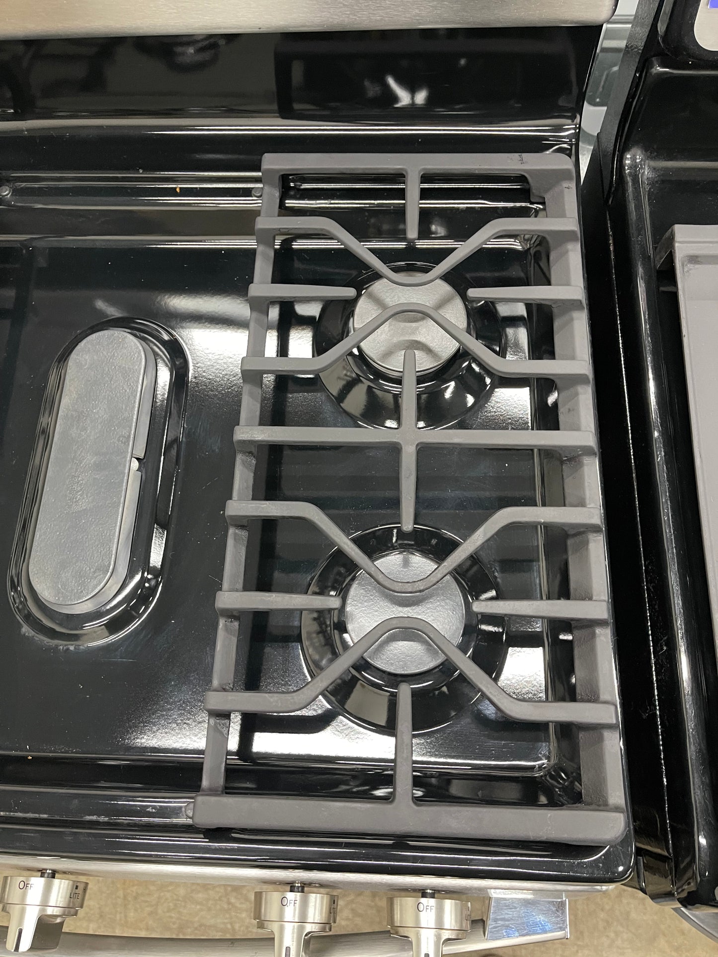 GE 30 in. 5.0-cu. ft. Freestanding Gas Range in Stainless Steel-Model #JGBS66REK3SS