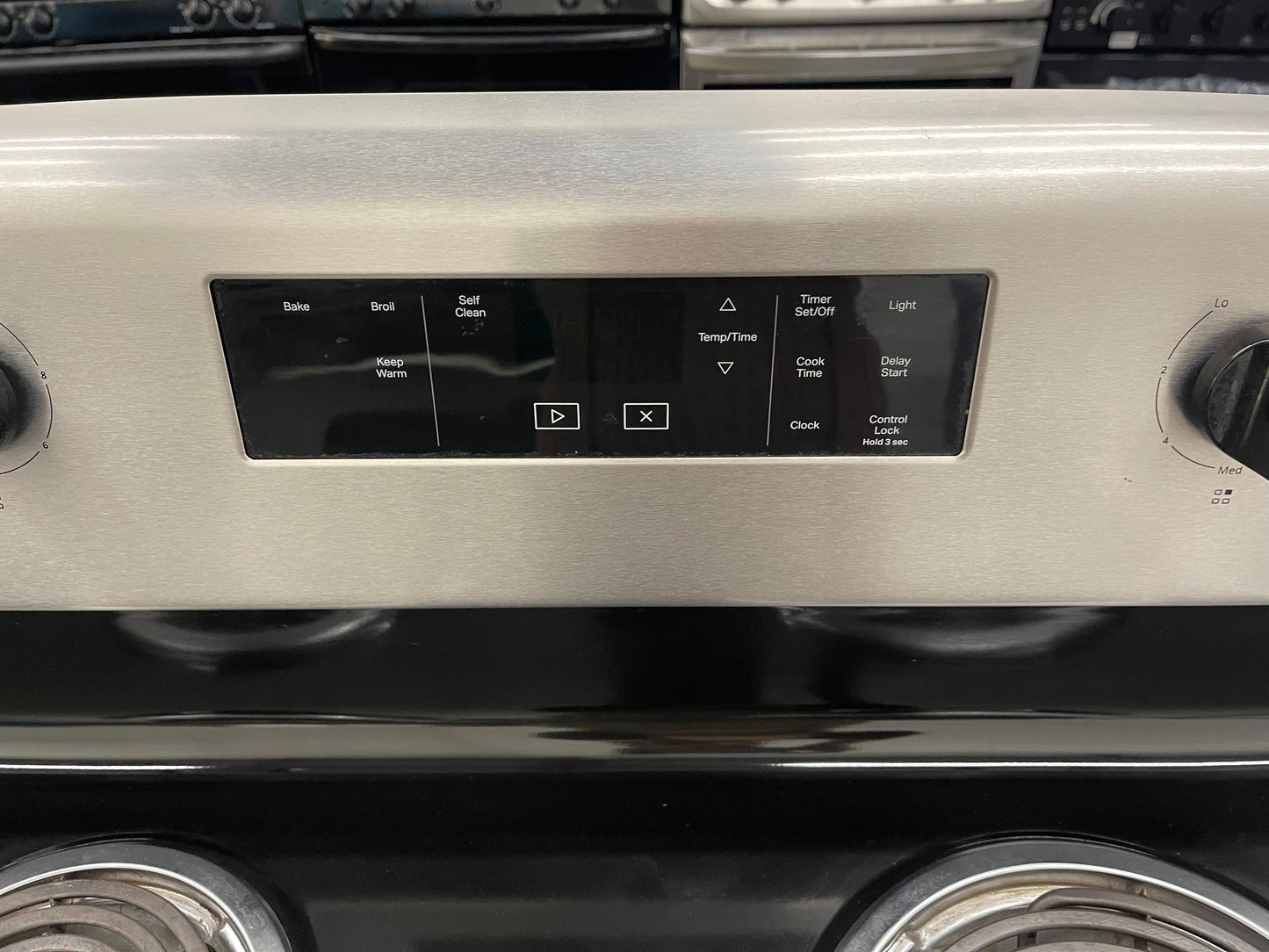 Whirlpool 30-in 4 burners 4.8-cu ft Freestanding Electric Range ( Stainless Steel )
Model #WFC150M0JS