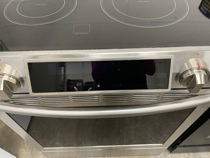 Samsung  NE58F9500SS
30 Inch Slide-In Electric Range with 5 Radiant Elements, 5.8 cu. ft. Oven Capacity, Dual Convection Cooking, Self Clean with Steam and Temperature Probe
