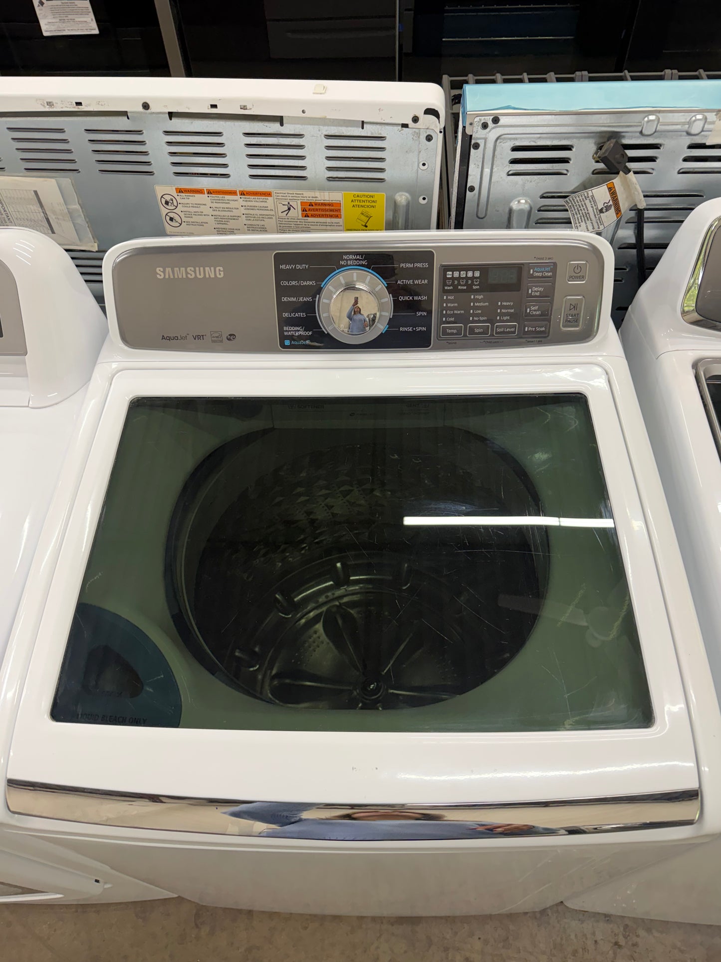 Samsung  WA48H7400AW
27 Inch 4.8 cu. ft. Top Load Washer with 11 Wash Cycles, 1,100 RPM, AquaJet Cleaning Technology, Vibration Reduction Technology, Smart Care, Self Clean and ENERGY STAR Certification: White