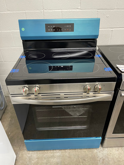 Frigidaire FCRE3062AS
30 Inch Freestanding Electric Range with 5 Elements, 5.3 cu. ft. Capacity