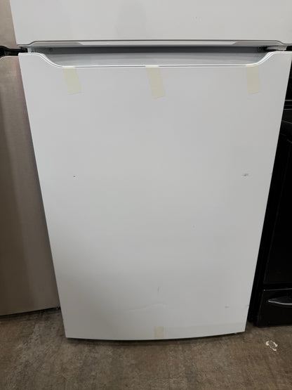 Frigidaire  FFTR1814WW
30 Inch Top Freezer Refrigerator with 18.3 Cu. Ft. Total Capacity, EvenTemp Cooling, Adjustable Shelves, Humidity-Controlled Crispers, Gallon Door Bins, LED Lighting, Ice Maker Ready, and ADA Compliant: White