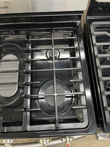 Samsung  FX510BGS
30 Inch Freestanding Gas Range with 5 Sealed Burners, 5.8 cu. ft. Convection Oven, Self-Clean, 4 Preset Menu Options, Proofing and Storage Drawer