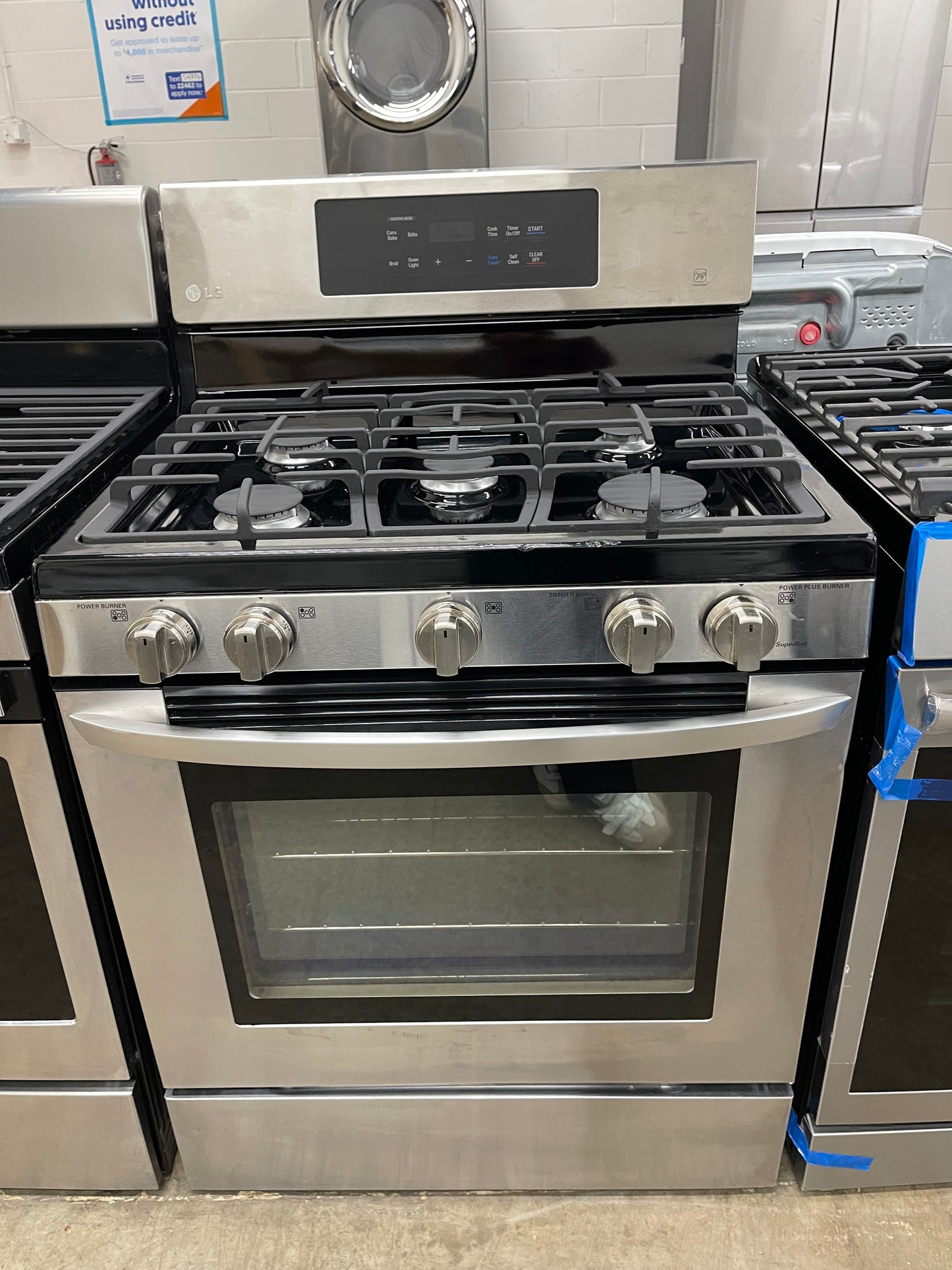 LG  LRG3081ST
30 Inch Gas Range with EvenJet Fan Convection, 20 Minute EasyClean® Mode, IntuiTouch Keypad, SuperBoil 17,000 BTU Burner, Large WideView™ Plus Window, 5 Sealed Burners, 5.4 cu. ft. Oven and Storage Drawer: Stainless Steel