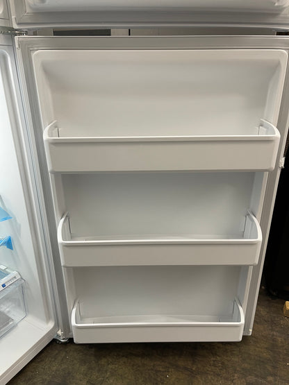 Frigidaire  FFTR1835VW
30 Inch Top Freezer Refrigerator with 18.3 Cu. Ft. Capacity, Adjustable Shelves, Humidity-Controlled Crispers, Half-width Deli Drawer, Gallon Door Bins, Auto-Close Doors, EvenTemp Cooling System, and ADA Compliant: White
