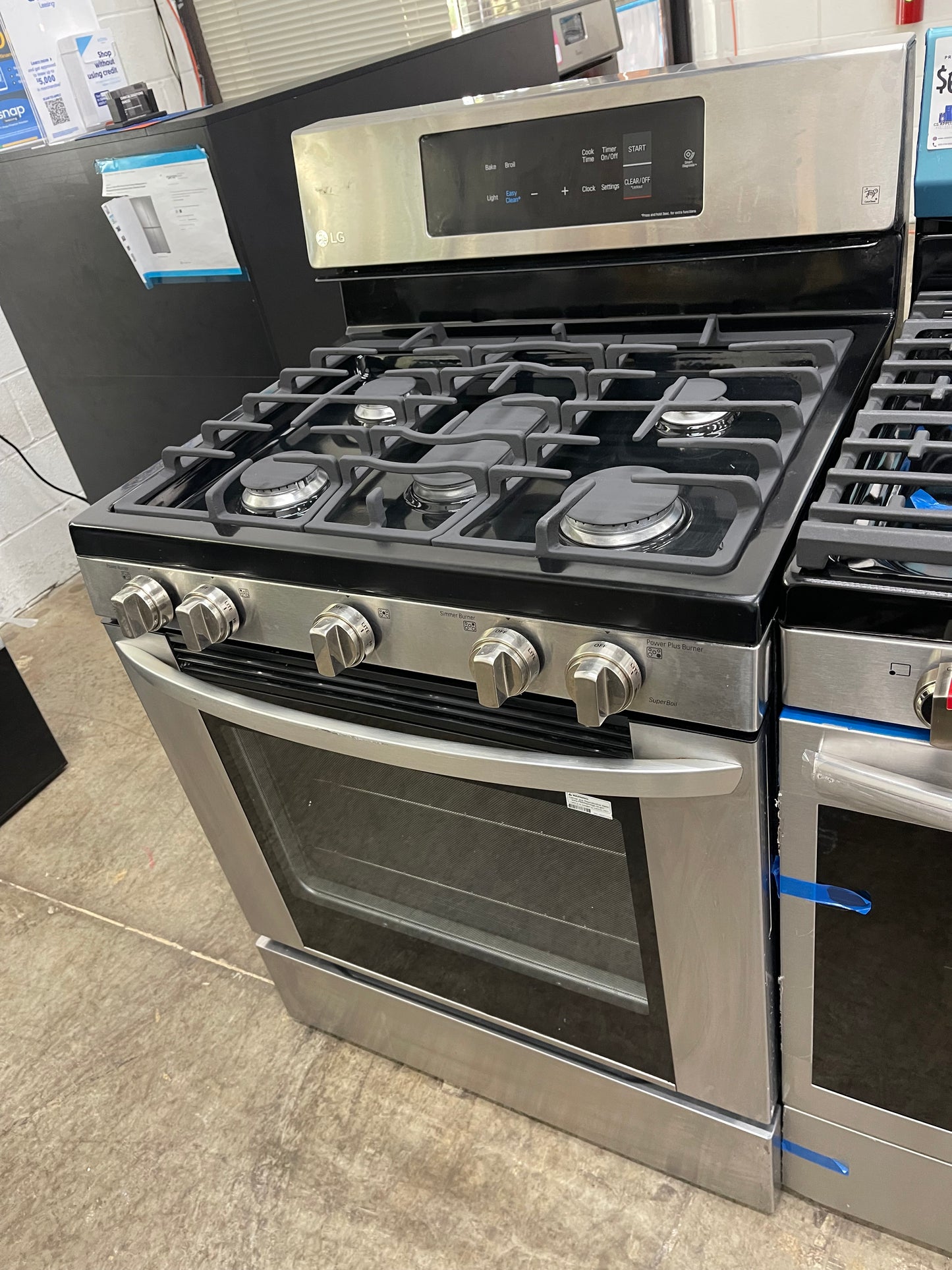 LG  LRG3061ST
30 Inch Gas Range with 20 Minute EasyClean ,Mode, Brilliant Blue Interior, Griddle Accessory, 5 Sealed Burners, 5.4 cu. ft. Oven and Storage Drawer: Stainless Steel