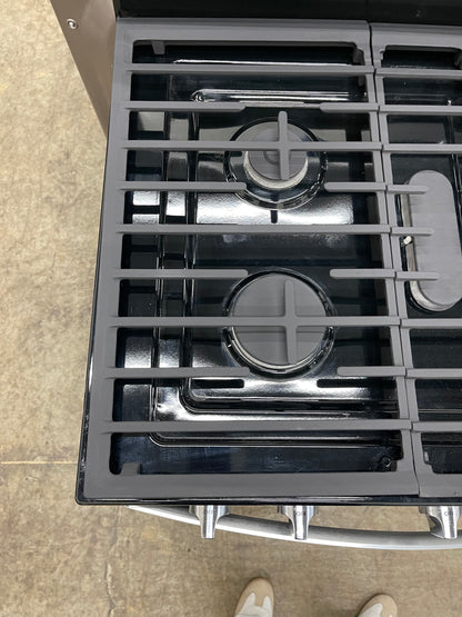 Whirlpool  WFG525S0HS
30 Inch Freestanding Gas Range with Frozen Bake Technology, SpeedHeat Burner, SpillGuard™ Cooktop, Center Oval Burner, Temperature Sensor, Closed Door Broiling, Control Lock and Self-Cleaning: Black-on-Stainless