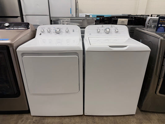 GE 4.2 cu. ft. Capacity Washer with Stainless Steel Basket Model#: GTW460ASJ5WW  and GE 7.2 cu. ft. Capacity aluminized alloy drum Electric Dryer

Model #:GTD42EASJWW
