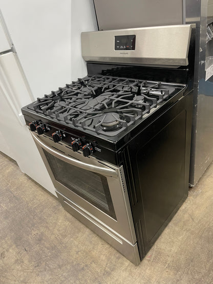 Overview
The Frigidaire FCRG305LAF is a 30-in freestanding gas range with five burners and a 5.0 cu ft capacity oven. It has a stainless steel exterior and a storage drawer. The cooktop features five sealed gas burners, including a 16,000 BTU Quick Boil B
