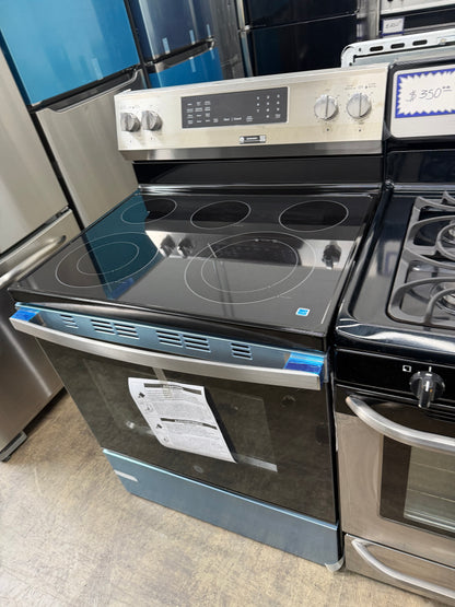 GE 600 Series  GRF600AVSS
30 Inch Freestanding Gas Range