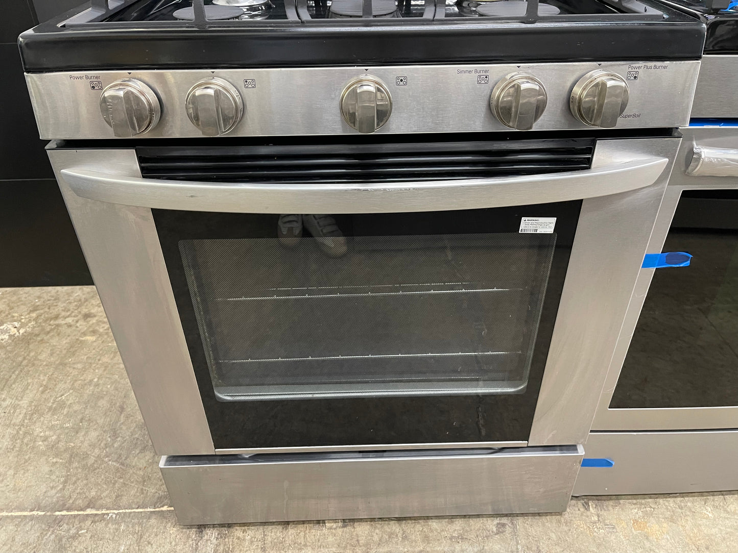 LG  LRG3061ST
30 Inch Gas Range with 20 Minute EasyClean ,Mode, Brilliant Blue Interior, Griddle Accessory, 5 Sealed Burners, 5.4 cu. ft. Oven and Storage Drawer: Stainless Steel