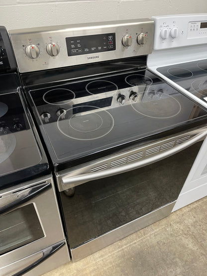 Samsung  NE59M4310SS
30 Inch Freestanding Electric Range with Flexible Cooktop, Dual Elements, Self-Clean, Warming Center, 5 Heating Elements, 5.9 cu. ft. Capacity, Storage Drawer and Sabbath Mode: Stainless Steel