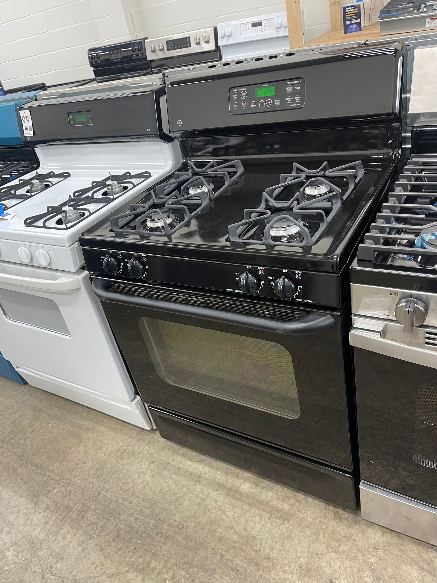 GE 30" Free-Standing Gas Range