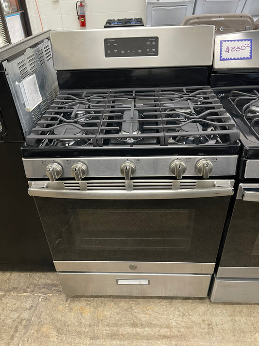 GE 30 in. 5.0 cu. ft. Freestanding Gas Range in Stainless Steel - Model: JGBS66REK3SS