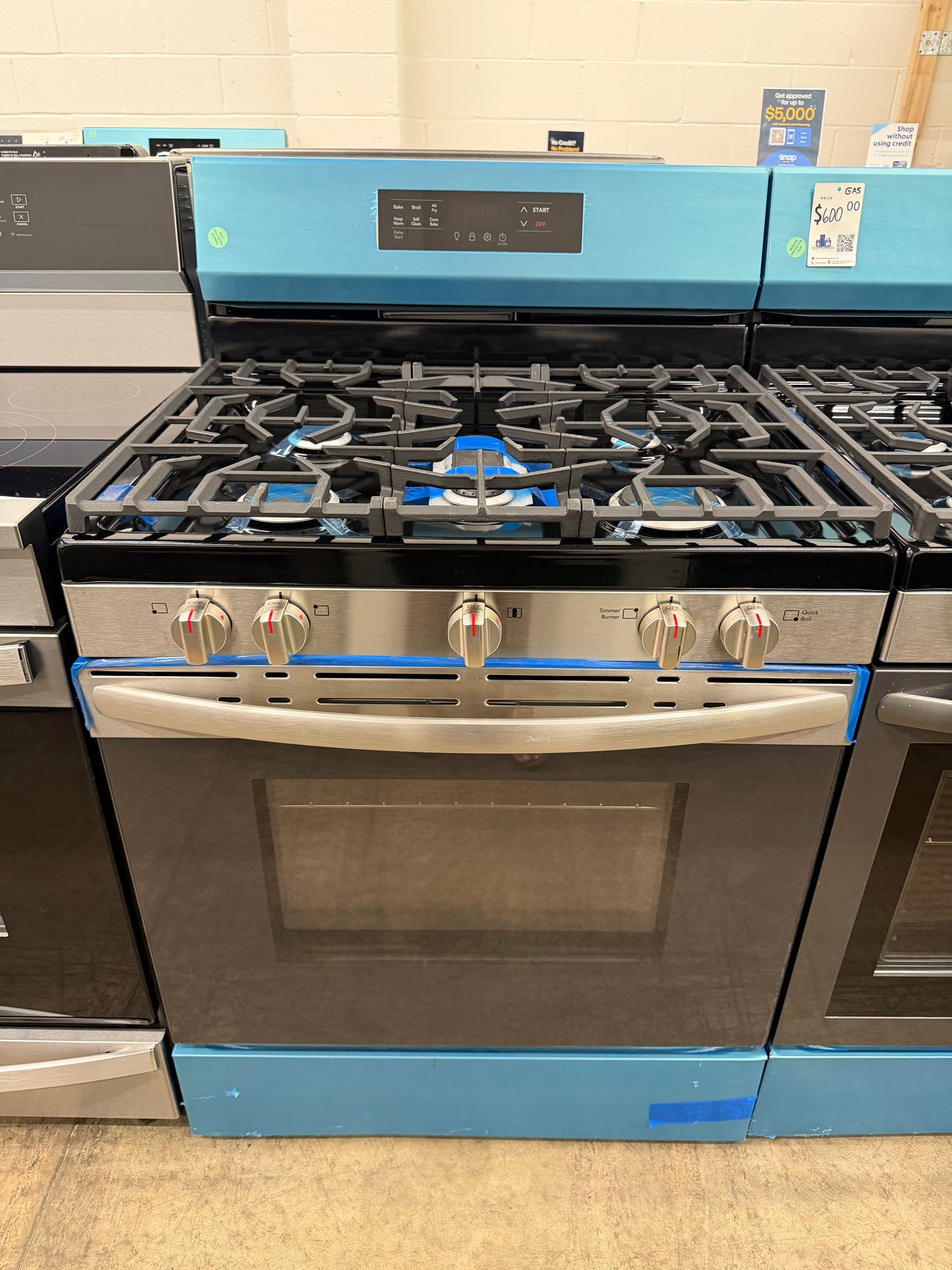 Frigidaire 30-in 5 Burners 5.1-cu ft Air Fry Convection Oven Freestanding Gas Range in Stainless Steel-Model #FCRG3083AS