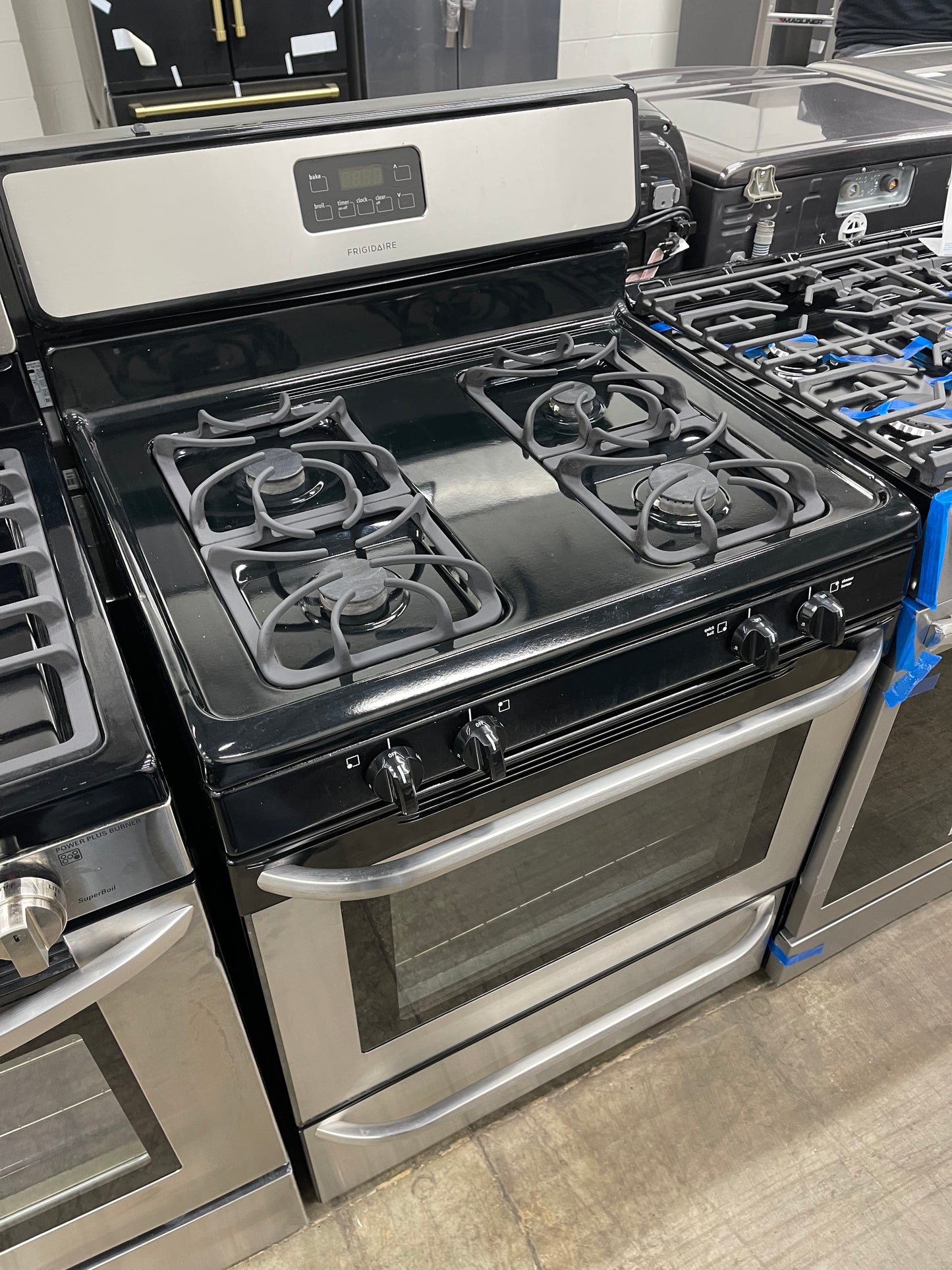 Frigidaire 30" Freestanding Gas Range in Stainless Steel