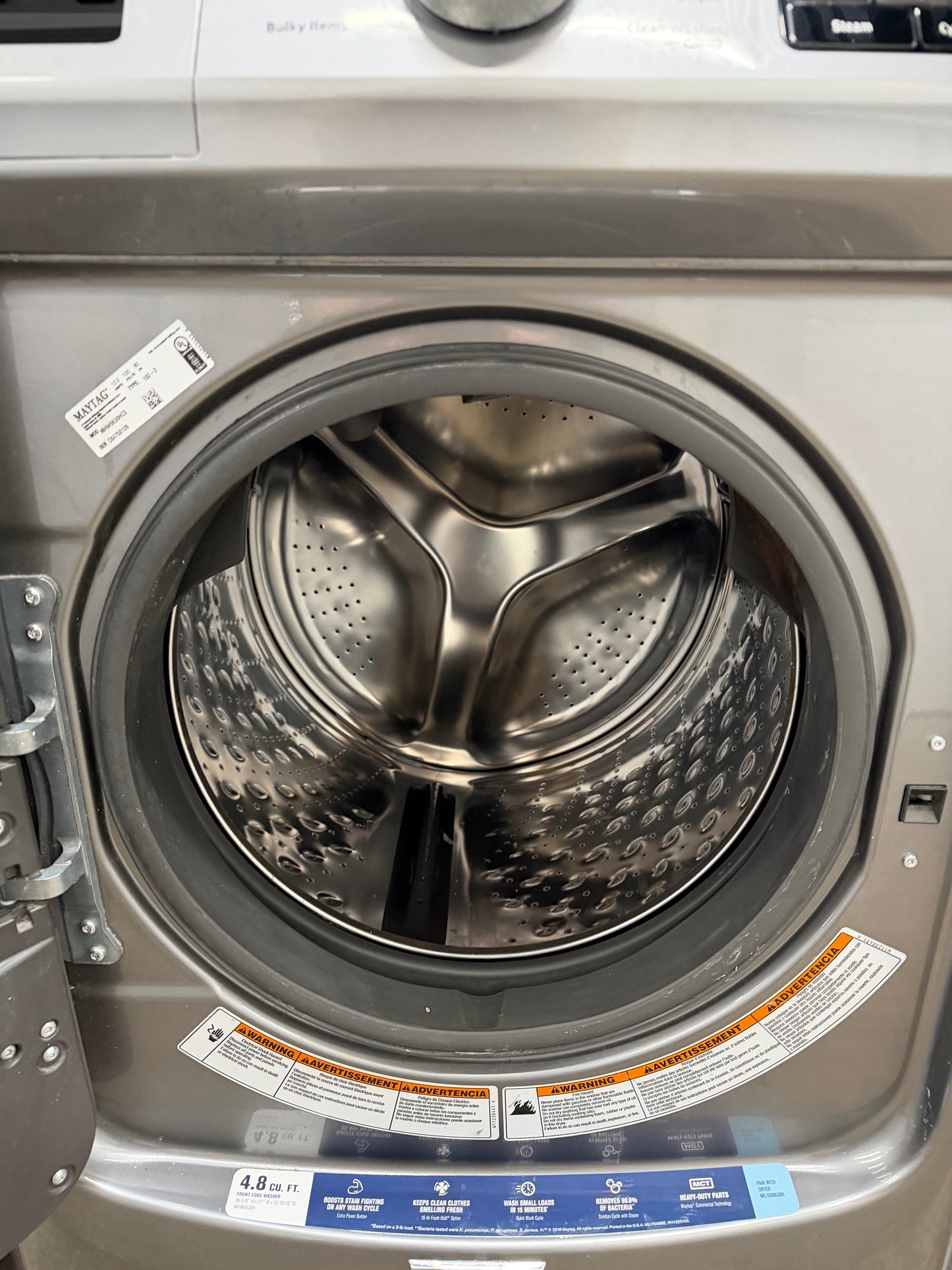 Maytag  MHW6630HC
27 Inch Front Load Washer with 4.8 cu. ft and Maytag  MED6630HC
27 Inch Electric Dryer with 7.3 Cu. Ft.