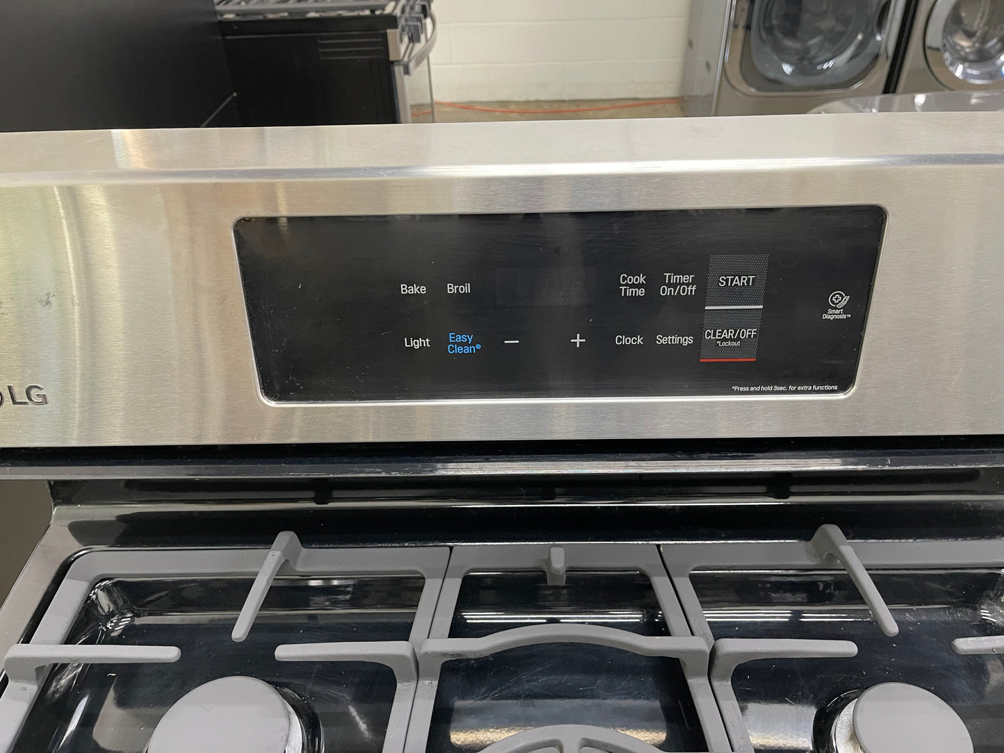 LG  LRG3061ST
30 Inch Gas Range with 20 Minute EasyClean ,Mode, Brilliant Blue Interior, Griddle Accessory, 5 Sealed Burners, 5.4 cu. ft. Oven and Storage Drawer: Stainless Steel