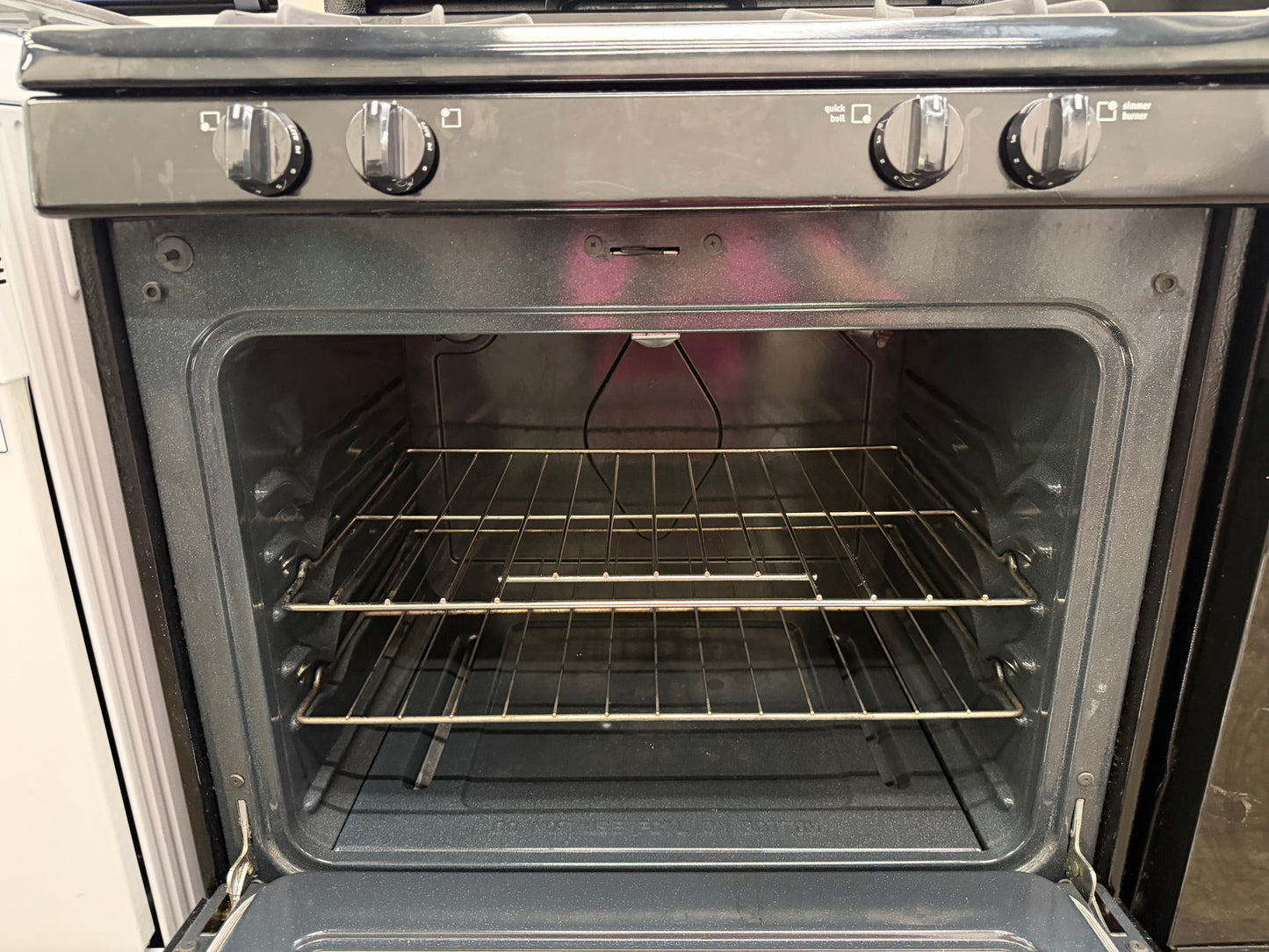 Frigidaire 30” Freestanding Gas Range – Model FFGF3053LSF