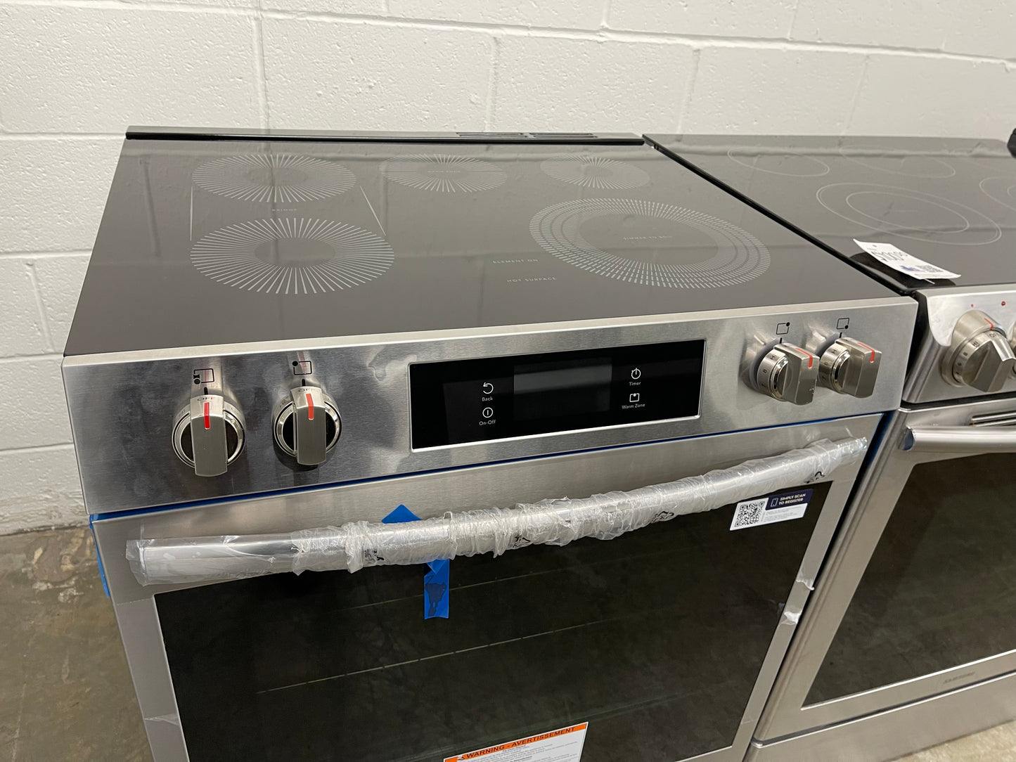 Frigidaire Gallery Series  GCFE3060BF
30 Inch Freestanding Electric Range with 5 Elements, 6.2 cu. ft. Total Convection Oven, Bridge Element, Steam+Self Clean, Storage Drawer, ADA Compliant, and Star-K: Stainless Steel