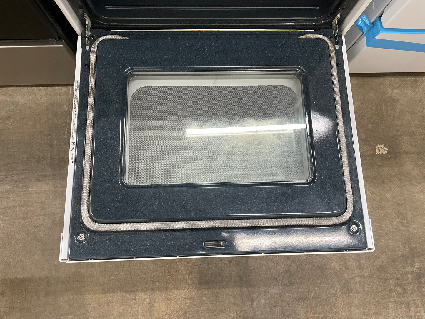 GE 30" Free-Standing Electric Range

Model #:JBP80W0H2WW