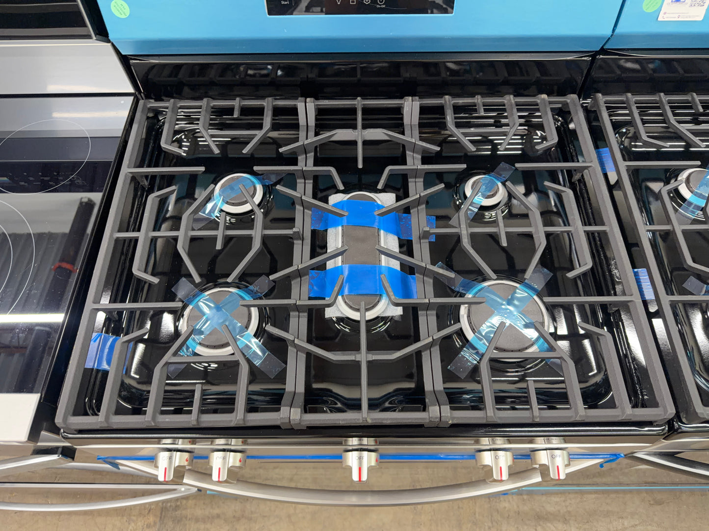 Frigidaire 30-in 5 Burners 5.1-cu ft Air Fry Convection Oven Freestanding Gas Range in Stainless Steel-Model #FCRG3083AS