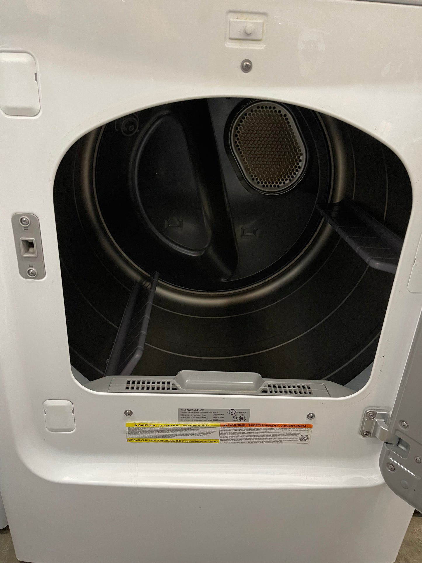 Samsung  DV50F9A6EVW
27 Inch Electric Dryer with 7.4 cu. ft. Capacity, 13 Drying Cycles, Dryer Rack, Smart Care, LED Controls, Stainless Steel Drum, Reversible Door, Wrinkle Away and Steam