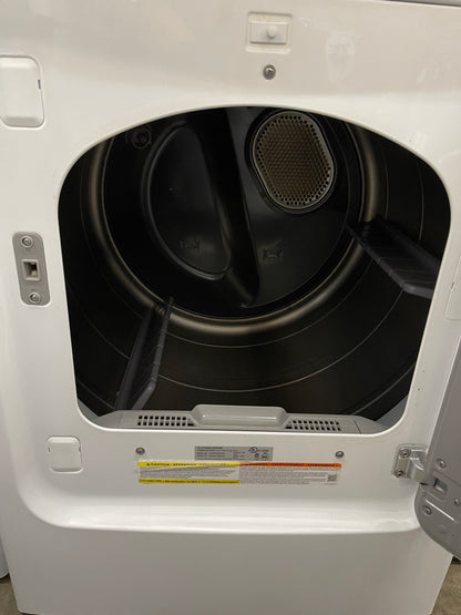 Samsung  DV50F9A6EVW
27 Inch Electric Dryer with 7.4 cu. ft. Capacity, 13 Drying Cycles, Dryer Rack, Smart Care, LED Controls, Stainless Steel Drum, Reversible Door, Wrinkle Away and Steam