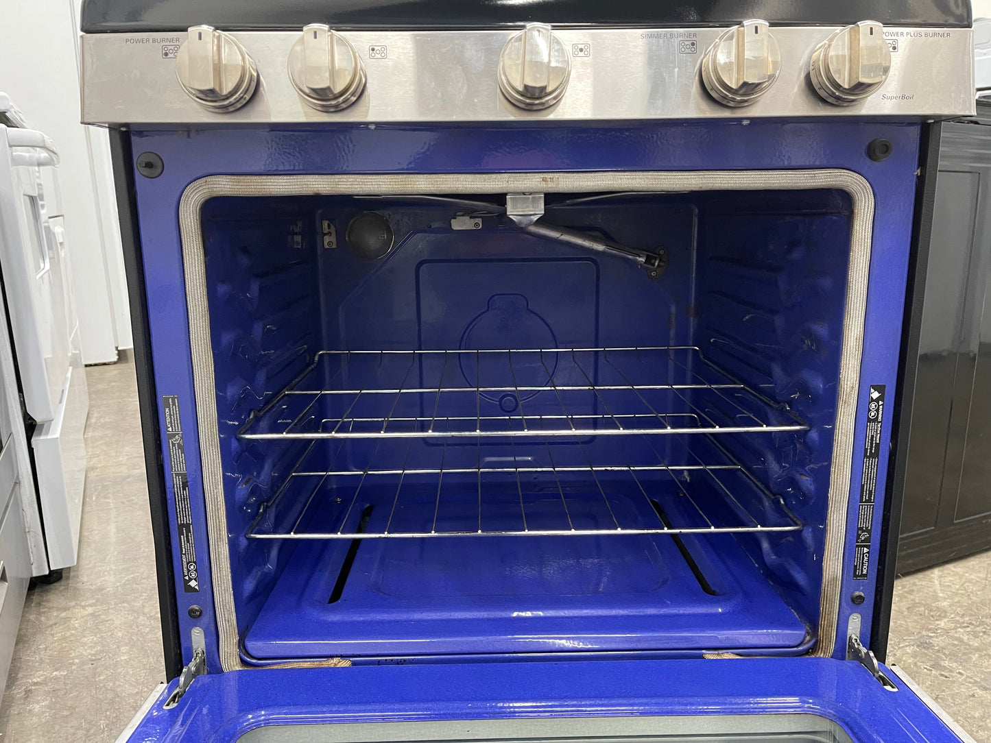 LG  LRG3061ST
30 Inch Gas Range with 20 Minute EasyClean ,Mode, Brilliant Blue Interior, Griddle Accessory, 5 Sealed Burners, 5.4 cu. ft. Oven and Storage Drawer: Stainless Steel