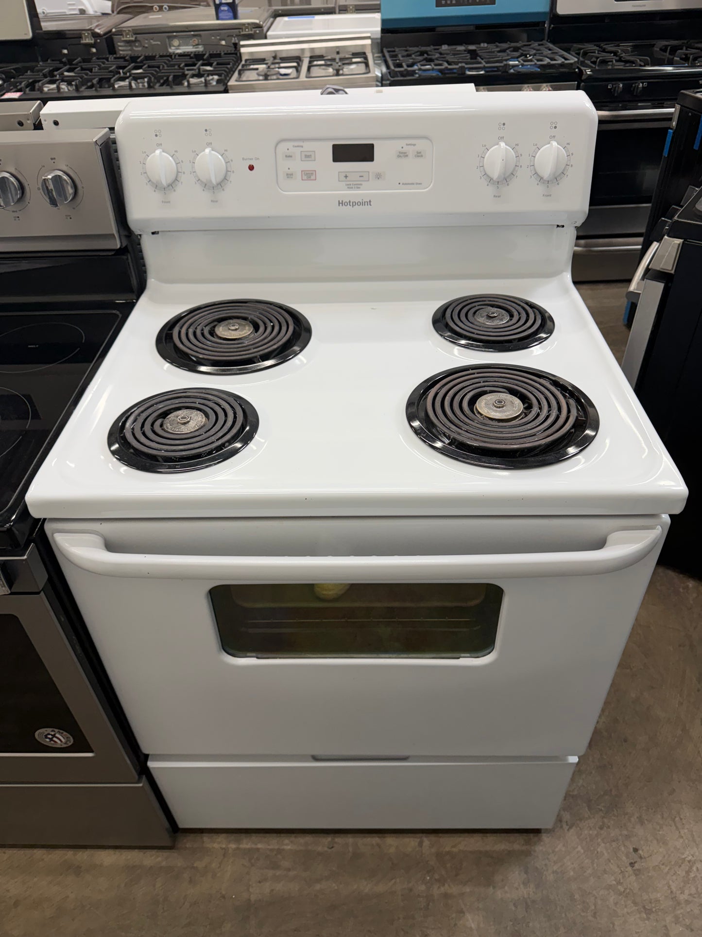 Hotpoint  RBS360DMWW
30 Inch Freestanding Electric Range with 5.0 Cu. Ft. Oven Capacity, Storage Drawer, Cooktop Indicator Light, Sensi-Temp, and Porcelain Cooktop: White