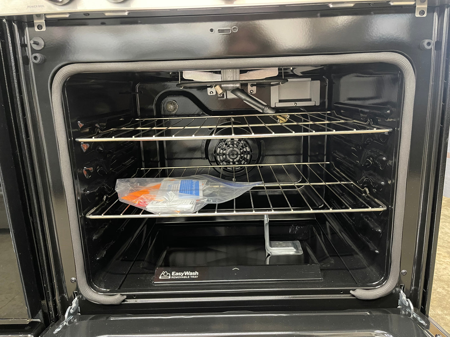 GE  GGF600AVSS
30 Inch Freestanding Gas Smart Range with 5 Sealed Burners, 5.3 cu. ft. Convection Oven, Power Boil Burner, Griddle, Storage Drawer, WiFi, Enhanced Shabbos Mode Built In, and Steam Clean: Stainless Steel